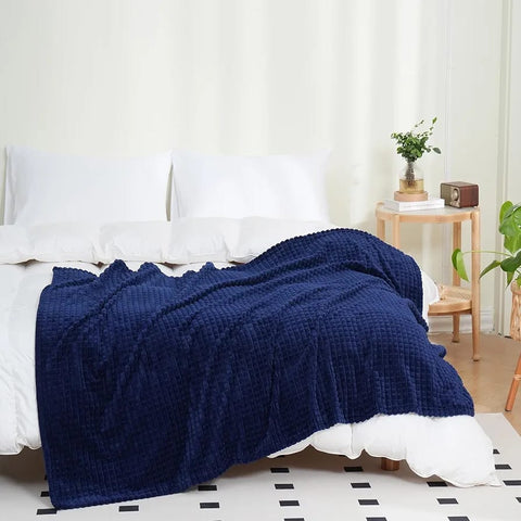 Checkered Pattern Double Layered Winter Sherpa Blanket - Navy Blue