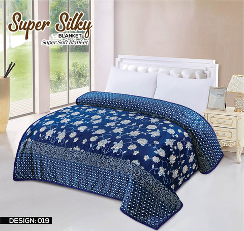 Royal Blue Flower And Dots Pattern Fleece Blanket - King Size